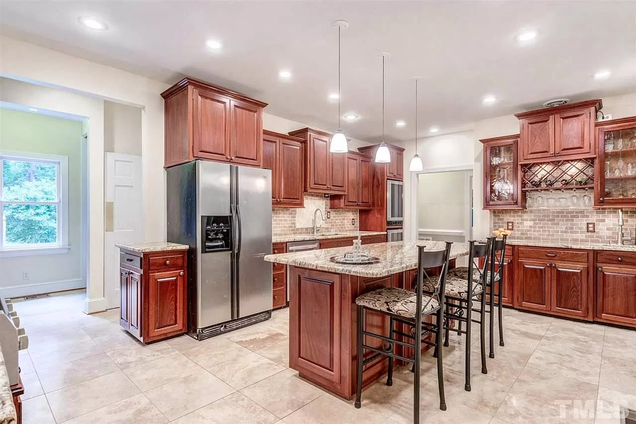 Campbell Woods main kitchen 1